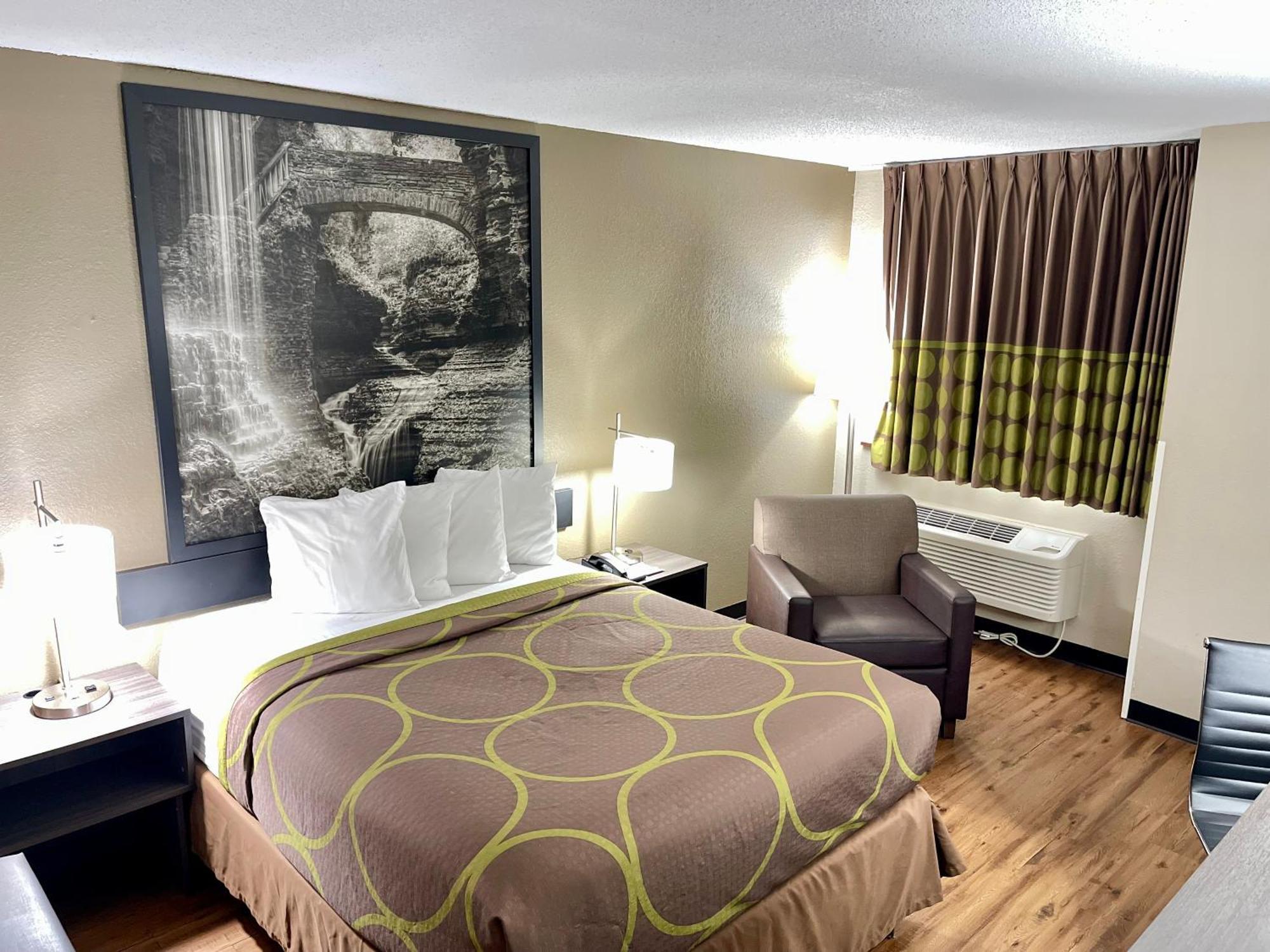Super 8 By Wyndham Ithaca Hotel Eksteriør billede