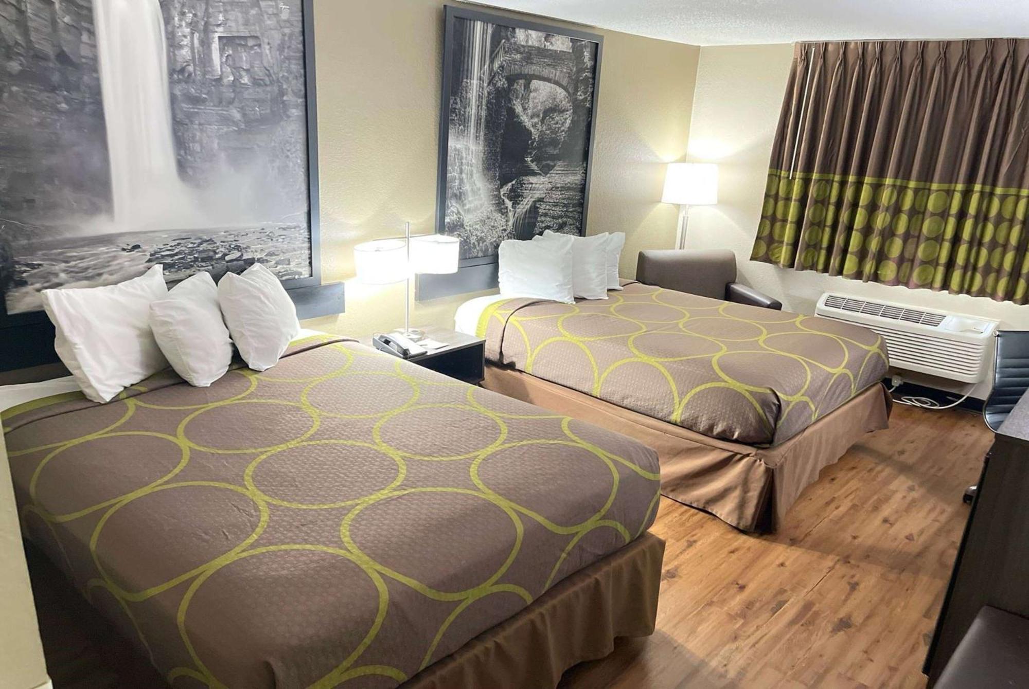 Super 8 By Wyndham Ithaca Hotel Eksteriør billede