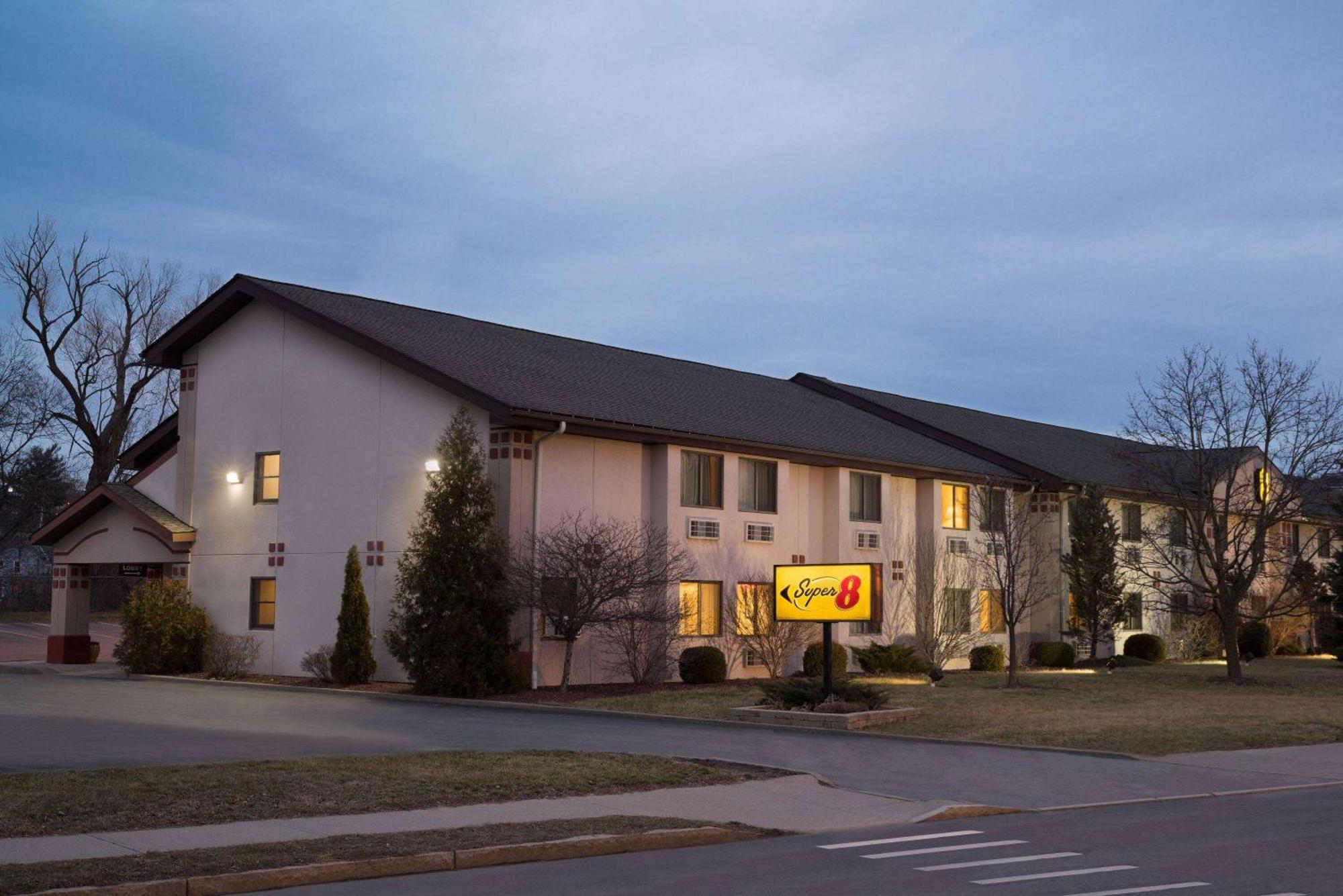 Super 8 By Wyndham Ithaca Hotel Eksteriør billede